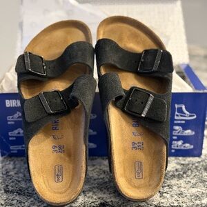 Birkenstock Arizona Soft Footbed
Suede Leather - Black